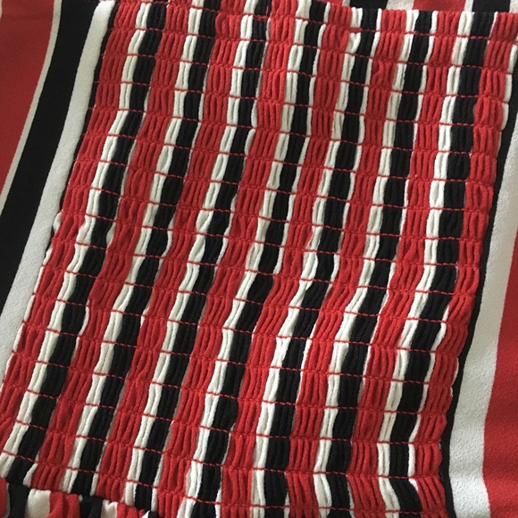 Cropped Jumpsuit - Picture 3 of 6